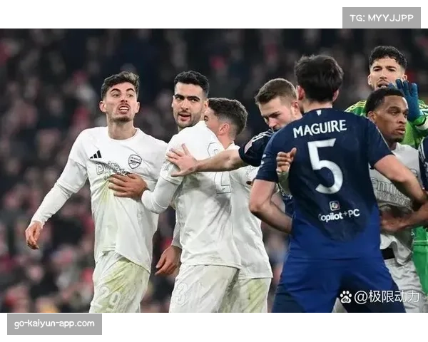 争四集团形势错综复杂 曼联切尔西维拉展开激烈角逐